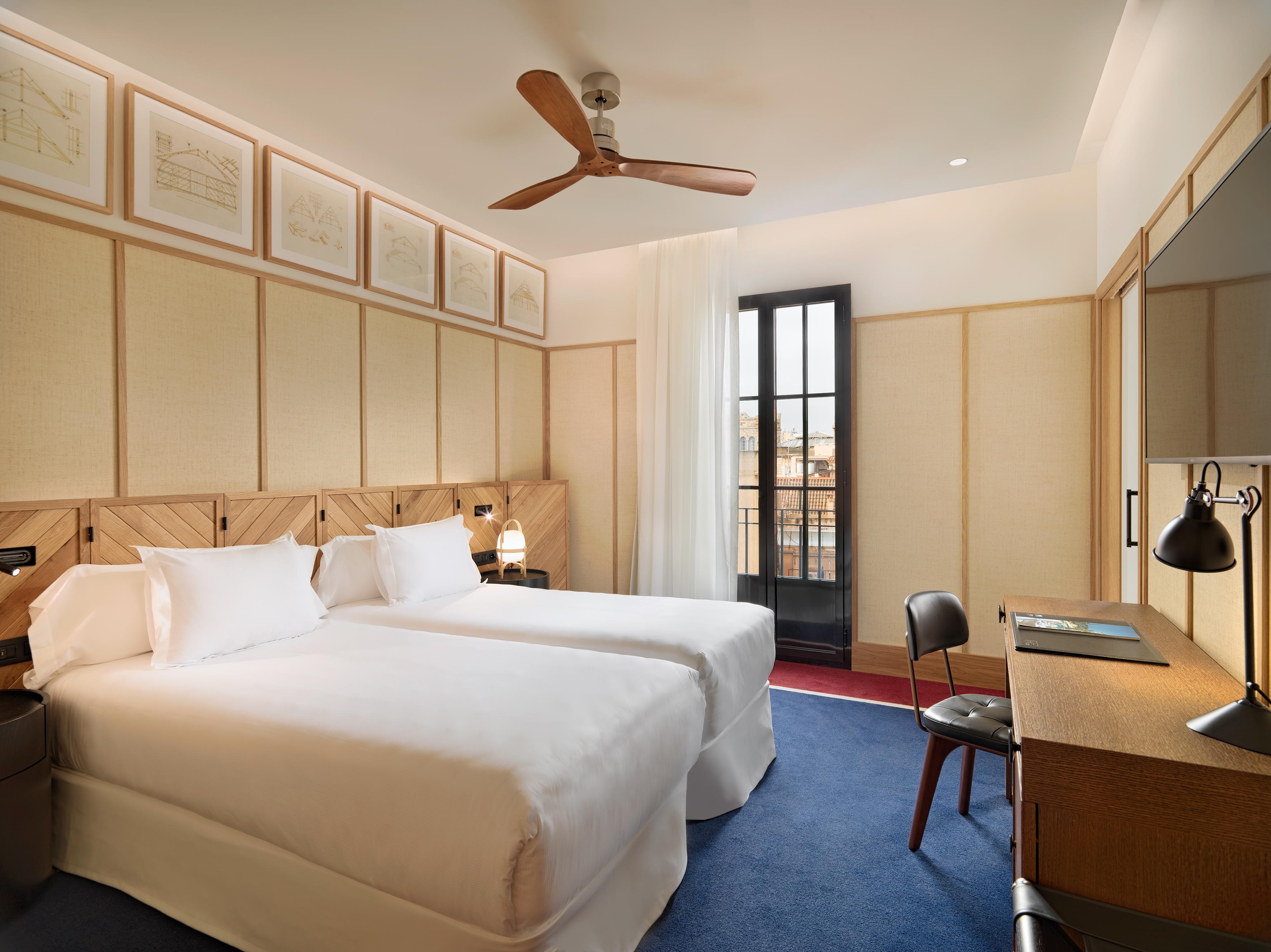 H10 Madison Hotel Barcelona Exterior photo