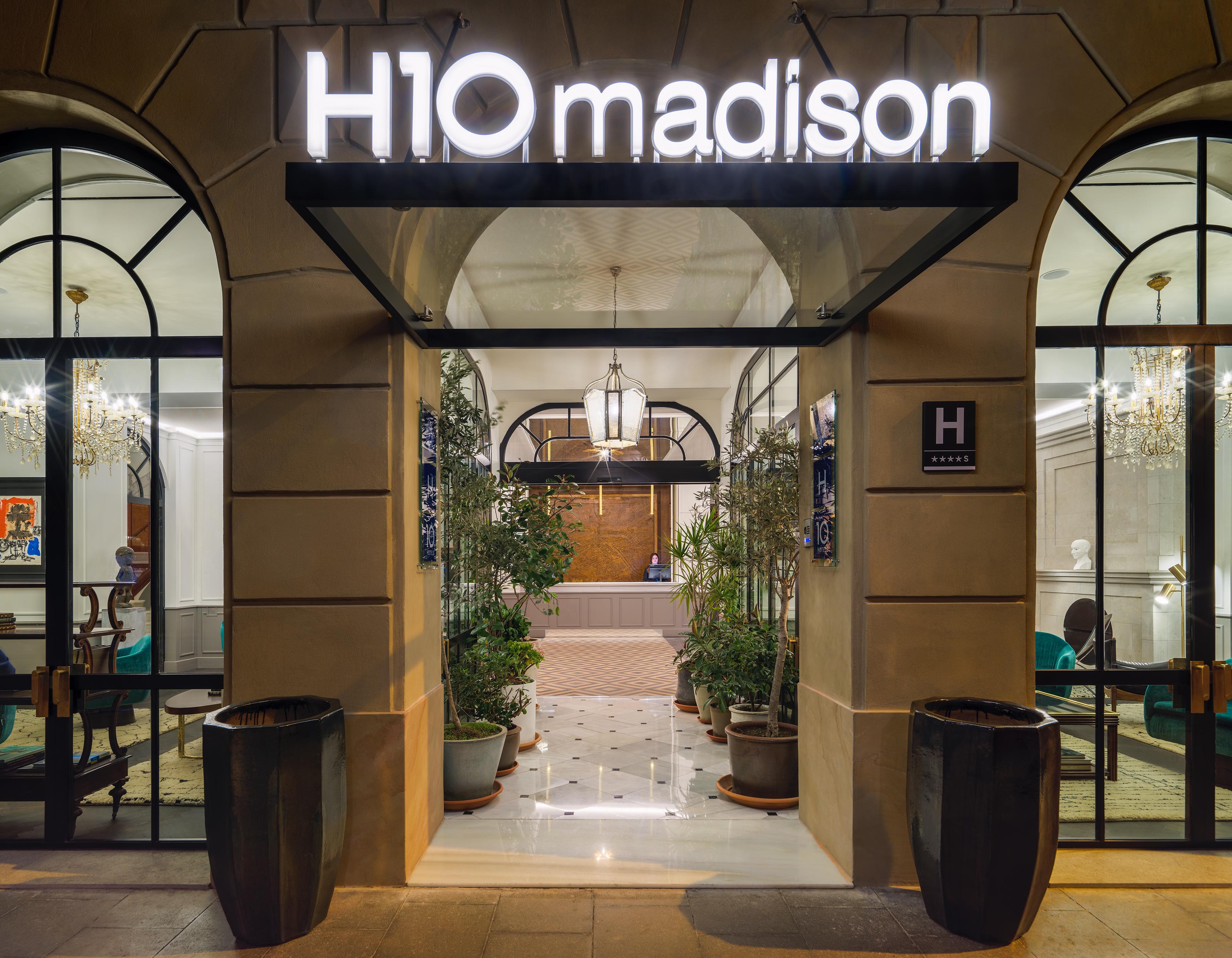 H10 Madison Hotel Barcelona Exterior photo